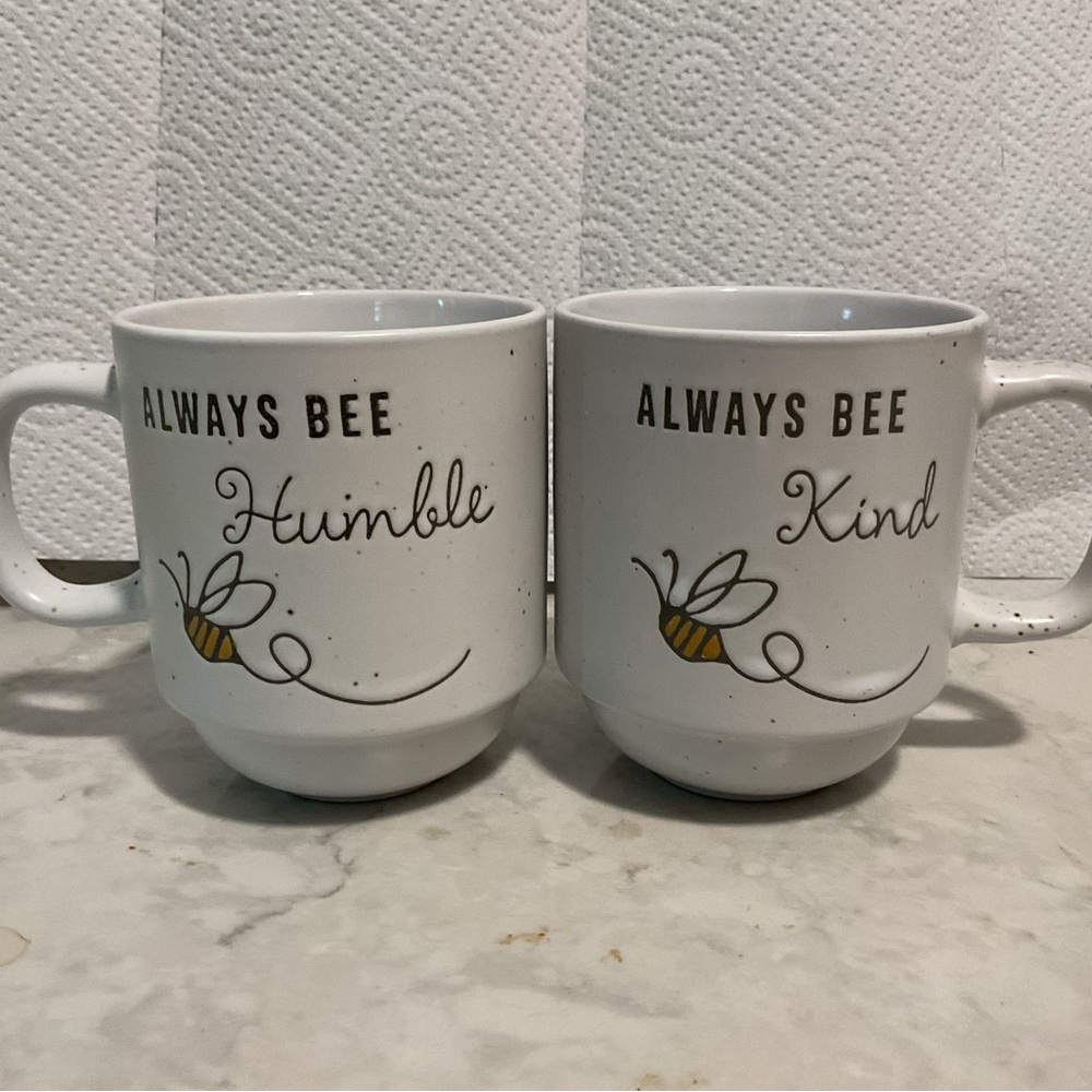 Heartland Hive Collectible BumbleBee Graphic White Coffee Mugs Cups Set of 2
